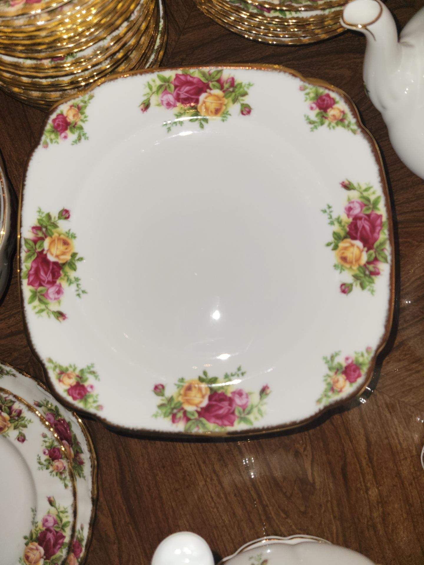 Old Country Roses Square Luncheon Plate by Royal Albert-1