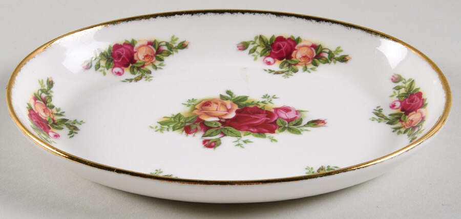 Old Country Roses 6" Oval Tray by Royal Albert-1