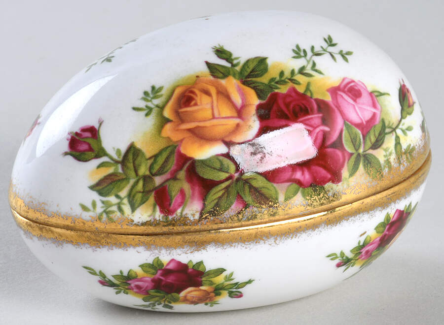 Old Country Roses 3" Egg Box & Lid by Royal Albert-1