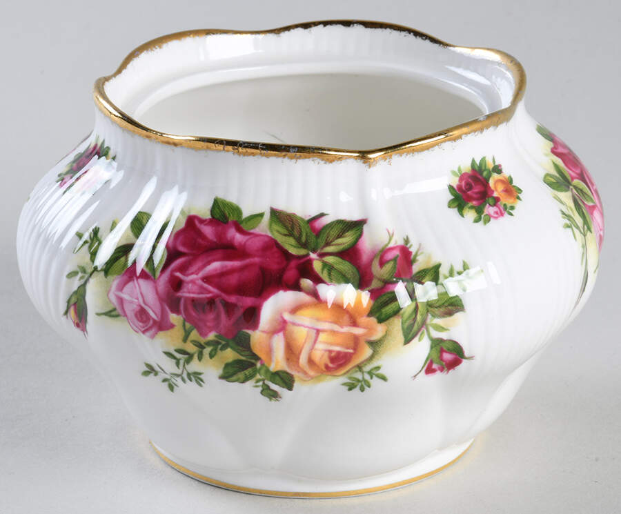 Old Country Roses Fluted Sugar Bowl No Lid by Royal Albert-1