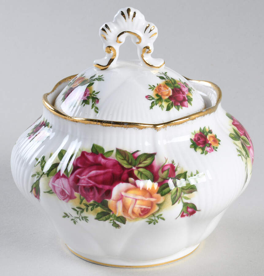 Old Country Roses Fluted Sugar Bowl & Lid by Royal Albert-1