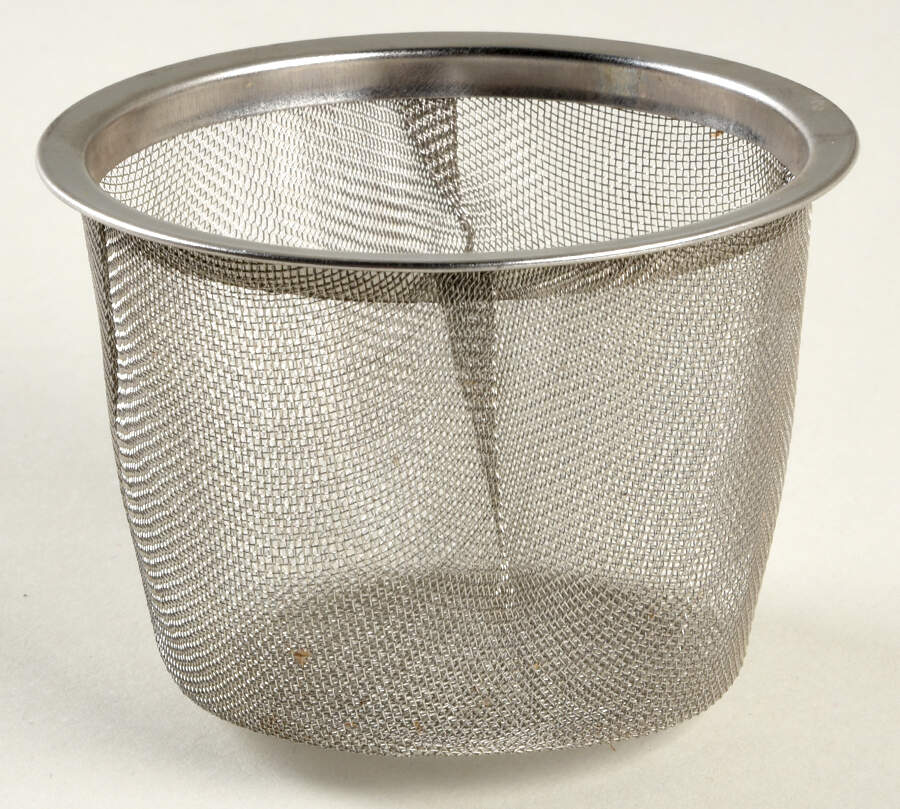 Old Country Roses Mesh Strainer for Teapots & Mugs by Royal Albert-1