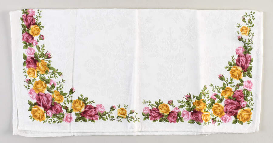 Old Country Roses Cloth Napkin by Royal Albert-1
