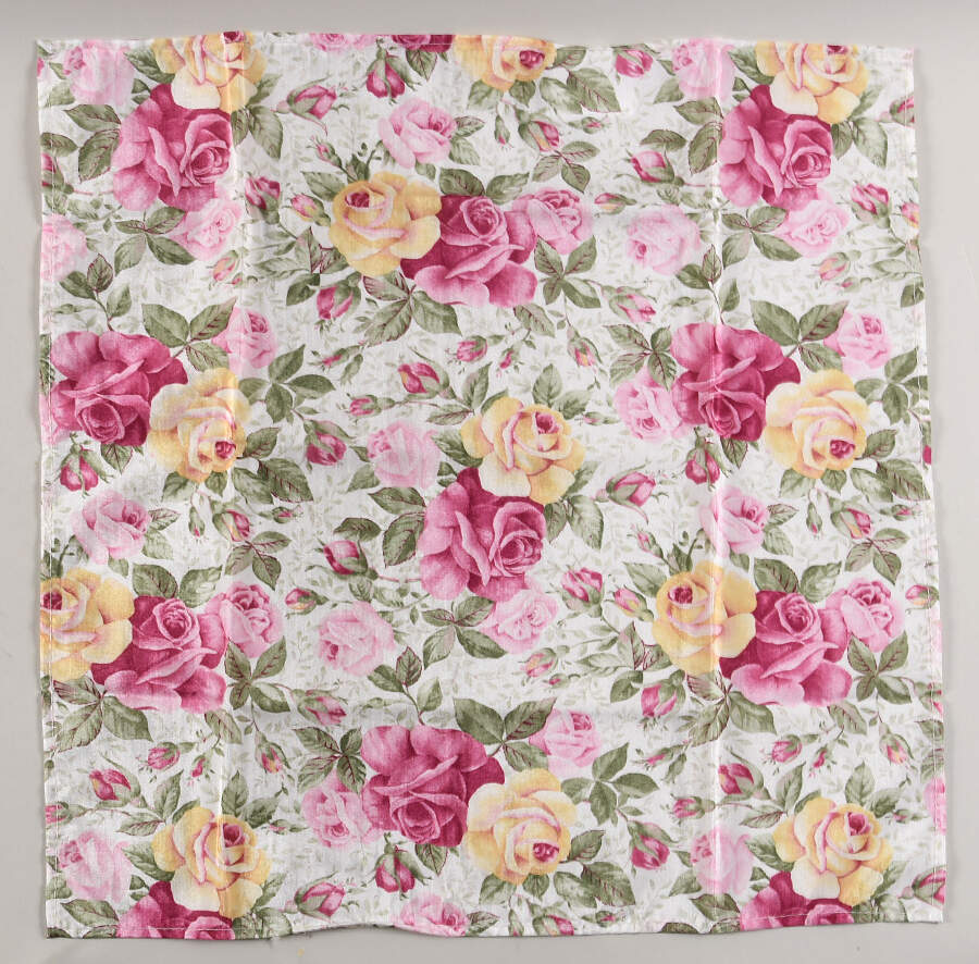 Old Country Roses Cloth Napkin by Royal Albert-1