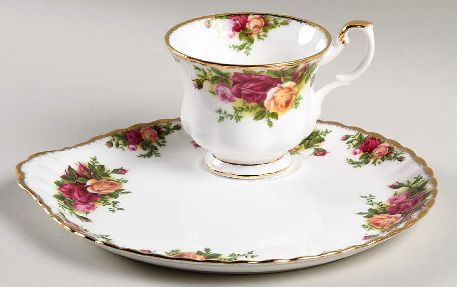 Old Country Roses Snack Plate & Cup Set by Royal Albert-1