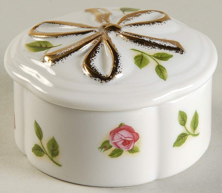 Old Country Roses 2" Round Box & Lid by Royal Albert-1