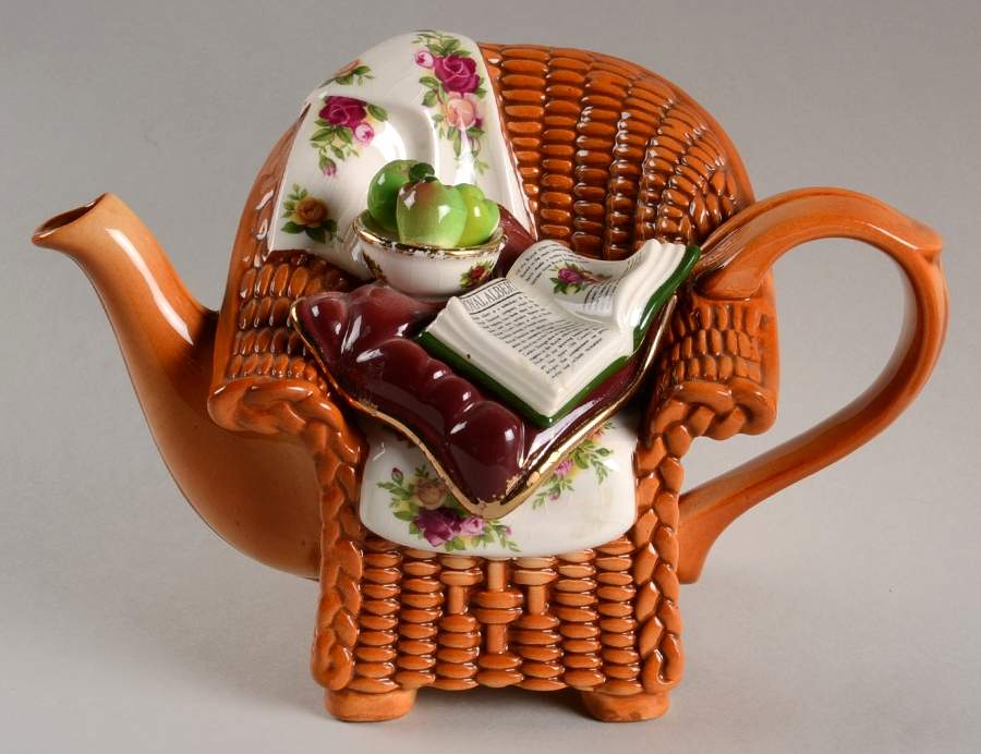 Old Country Roses Mini Figural Teapot & Lid by Royal Albert-1