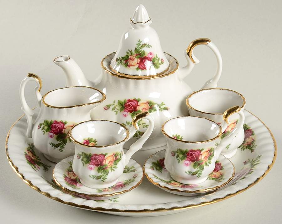 Old Country Roses (9 Pc) Miniature Tea Set by Royal Albert-1