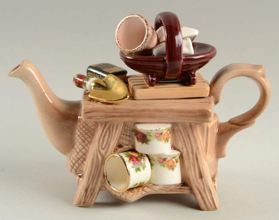 Old Country Roses Mini Figural Teapot & Lid by Royal Albert-1