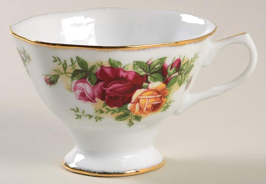 Old Country Roses Cup for Dessert Plate & Cup Set by Royal Albert-1