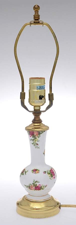 Old Country Roses 15" Electric Lamp No Shade by Royal Albert-1