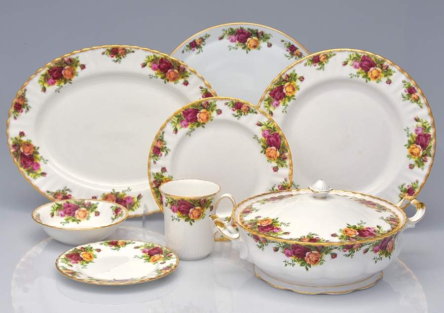 Old Country Roses 46 Piece Estate Set by Royal Albert-1