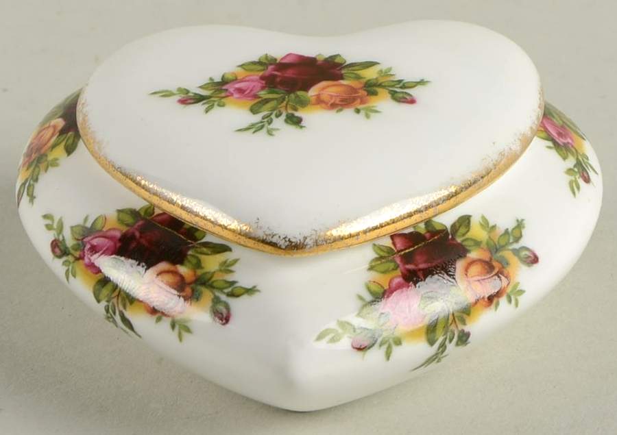 Old Country Roses 3" Heart Shape Box & Lid by Royal Albert-1