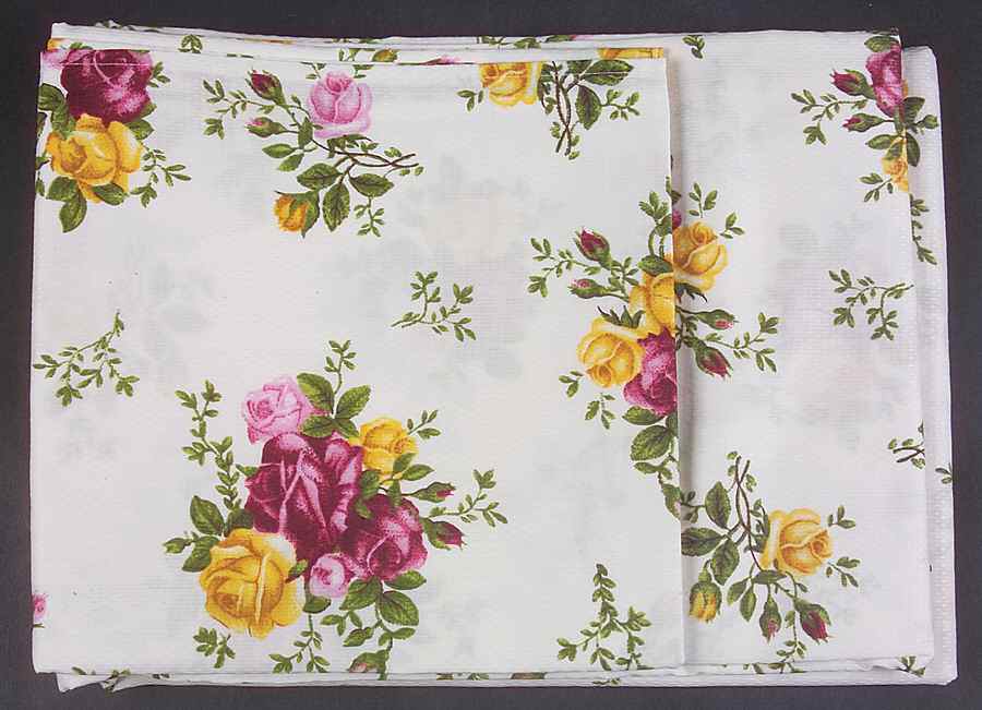Old Country Roses 60" x 118" Rectangular Tablecloth by Royal Albert-1