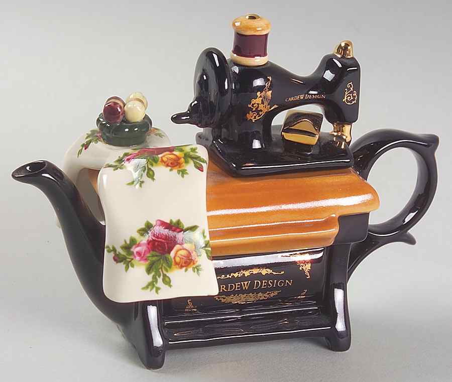Old Country Roses Mini Figural Teapot & Lid by Royal Albert-1
