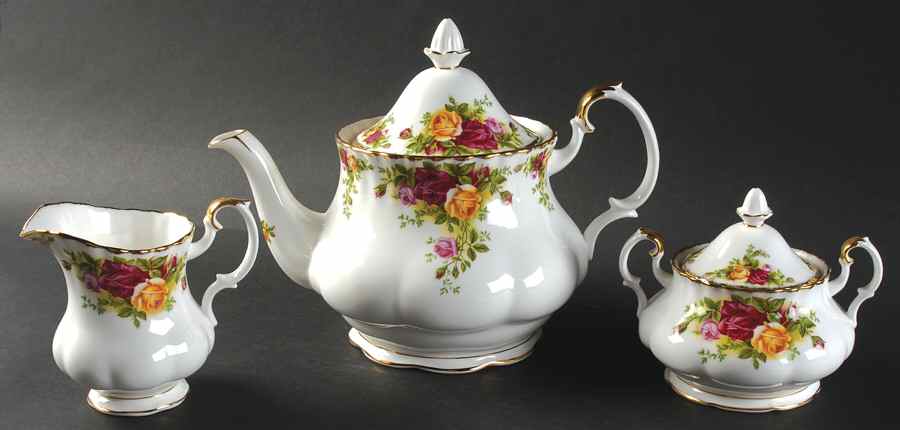 Old Country Roses (5 Pc) Tea Set (Tea Pot 2, Creamer, Sugar) by Royal Albert-1