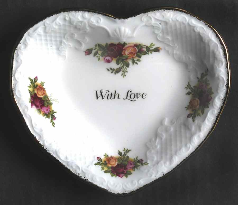 Old Country Roses Heart Shaped Dish by Royal Albert-1