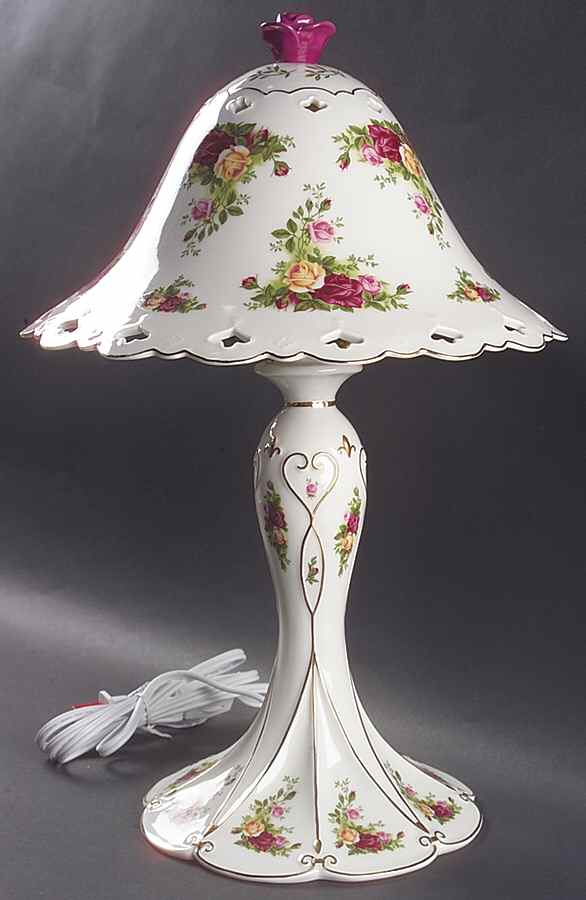 Old Country Roses 16" Lamp Electric & Shade by Royal Albert-1