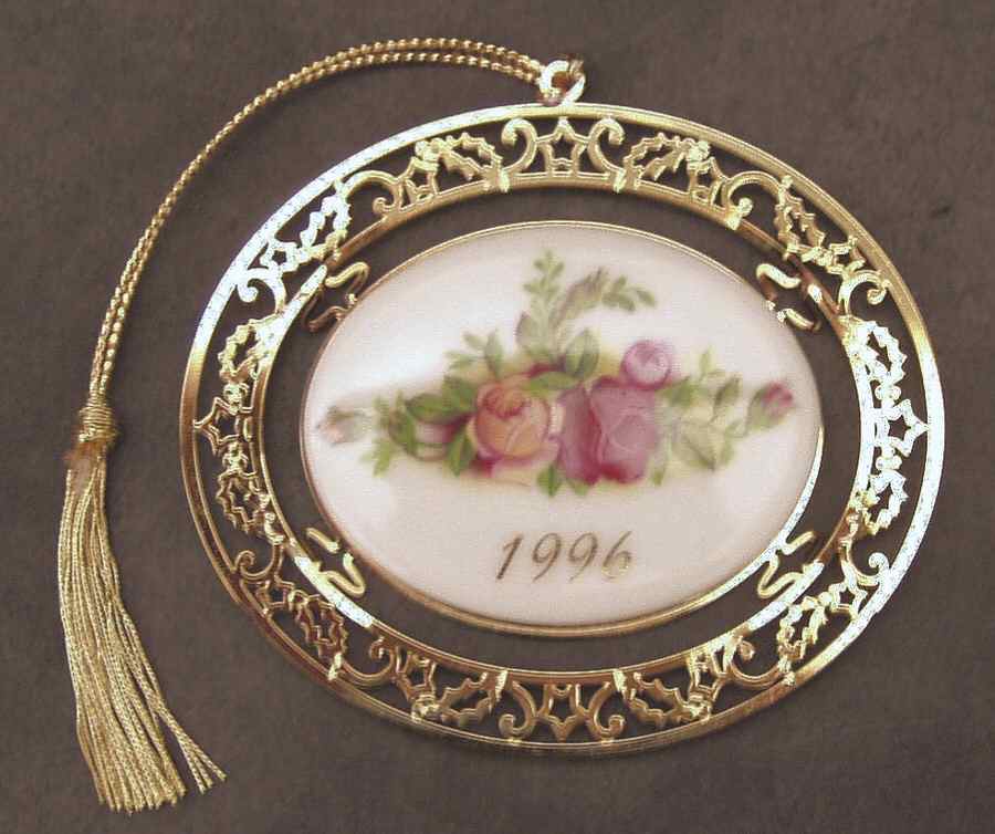 Old Country Roses Ornament by Royal Albert-1