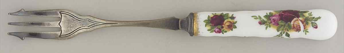 Old Country Roses Pickle Fork by Royal Albert-1