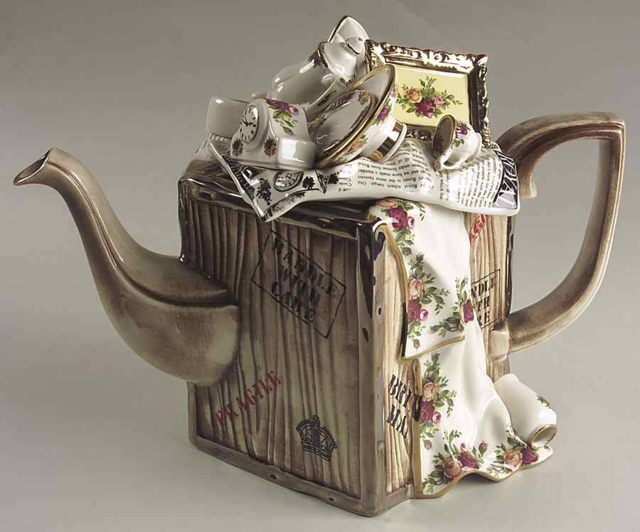 Old Country Roses Collector Tea Pot & Lid by Royal Albert-1
