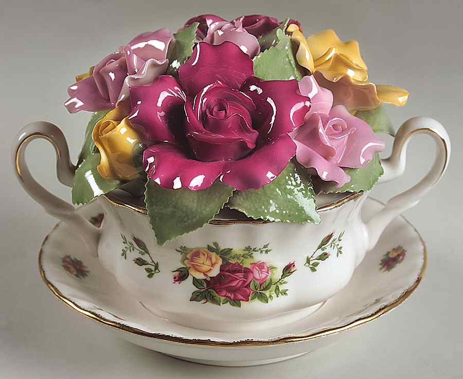 Old Country Roses Musical Cup of Soup Bouquet by Royal Albert-1