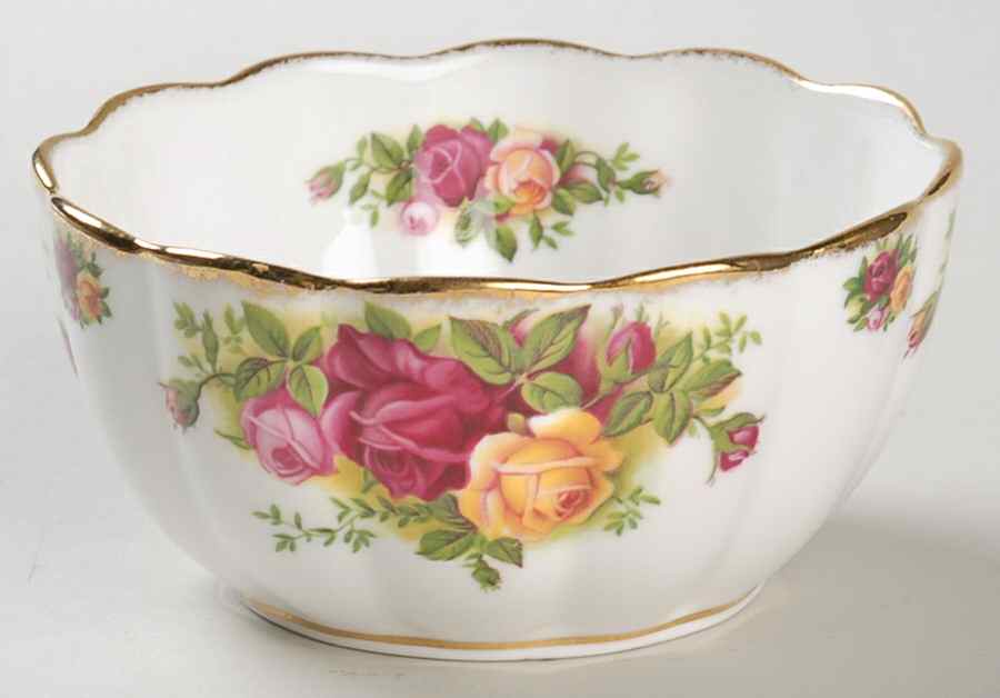 Old Country Roses Petal Bowl by Royal Albert-1