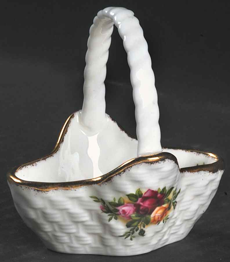Old Country Roses Miniature Strawberry Basket by Royal Albert-1