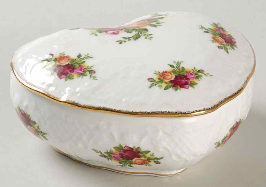 Old Country Roses Heart Shape Box & Lid by Royal Albert-1