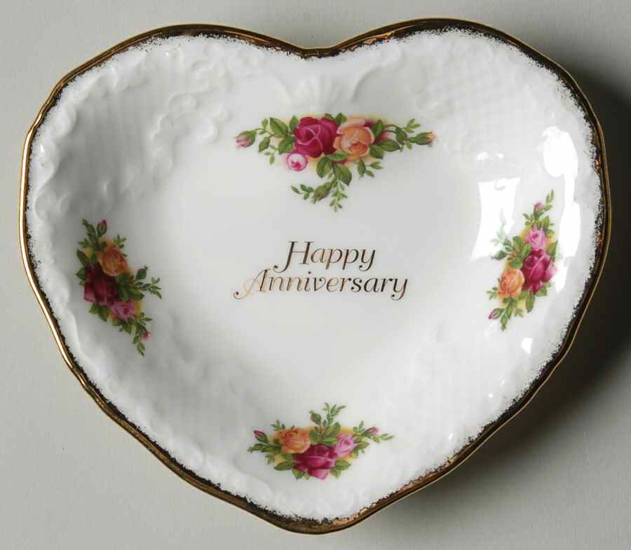 Old Country Roses Heart Shaped Dish by Royal Albert-1