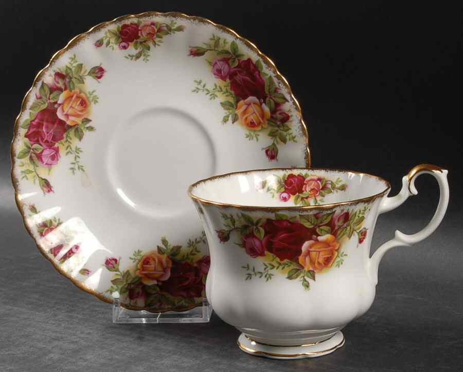 Old Country Roses Oversized Cup & Saucer Set by Royal Albert-1