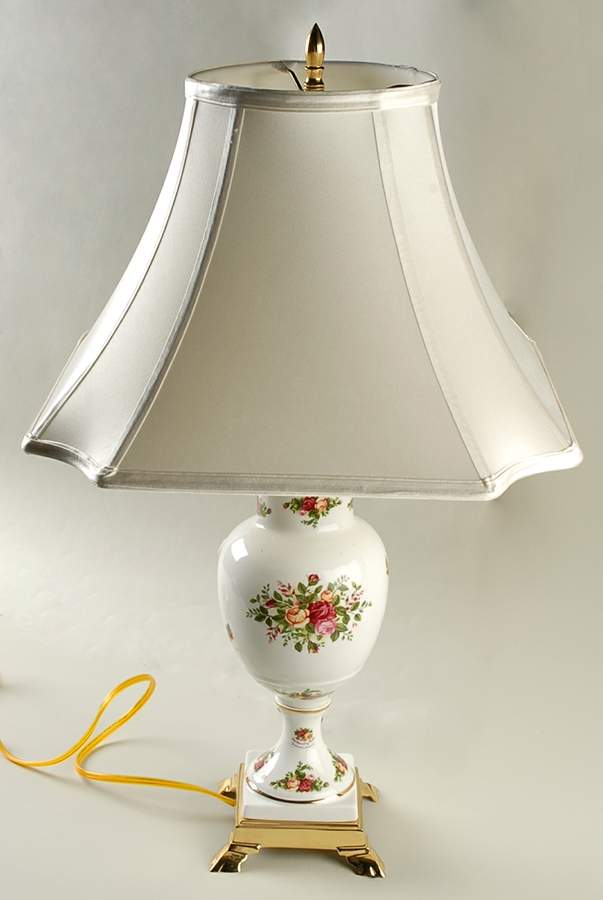 Old Country Roses 23" Electric Lamp & Shade by Royal Albert-1