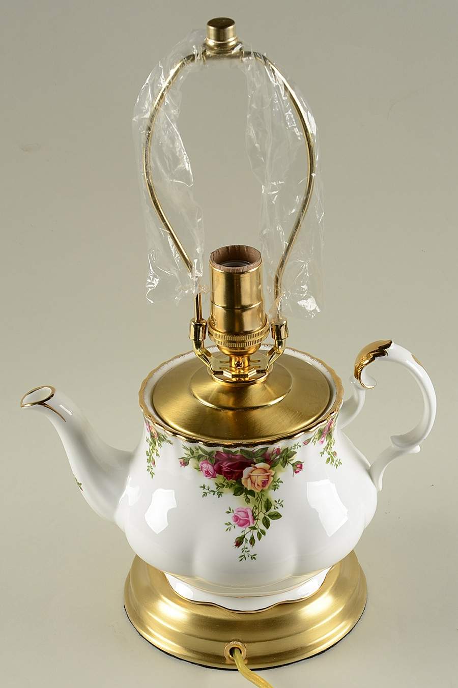 Old Country Roses 14 1/2"-15 1/8" Teapot Lamp No Shade  HC by Royal Albert-1