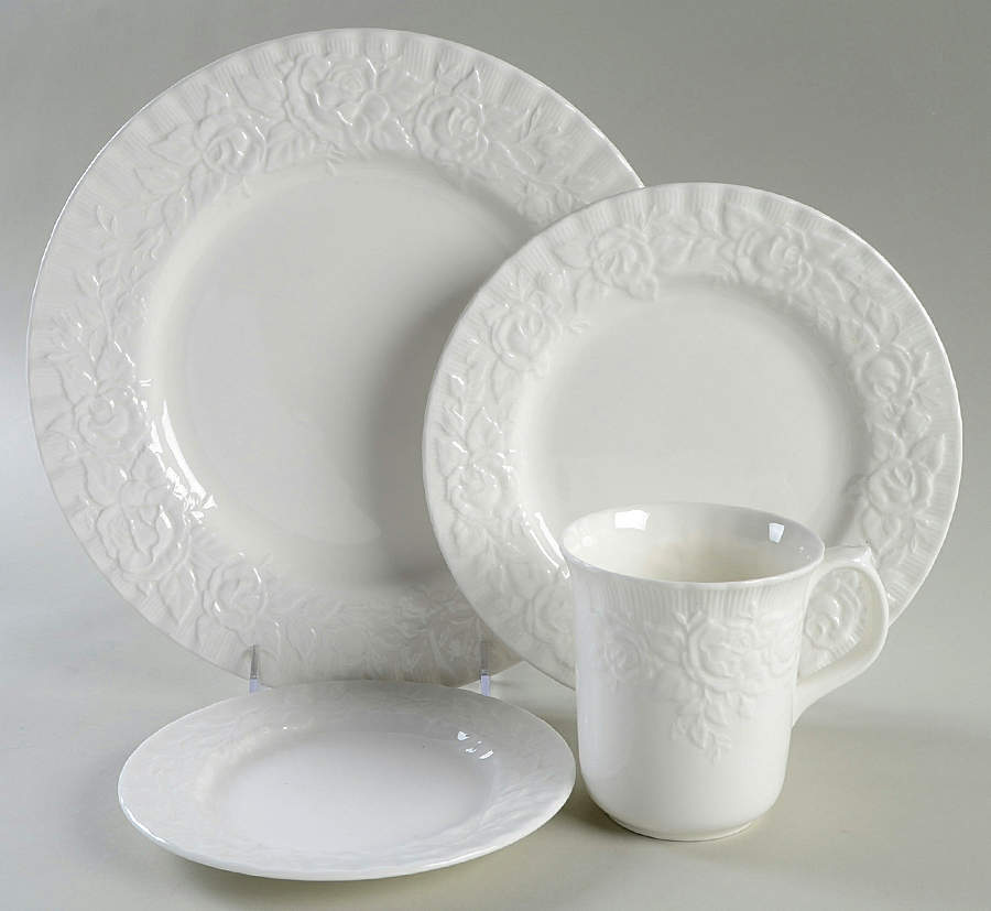 Old English Garden (No Trim) 4 Piece Place Setting by Royal Albert-1