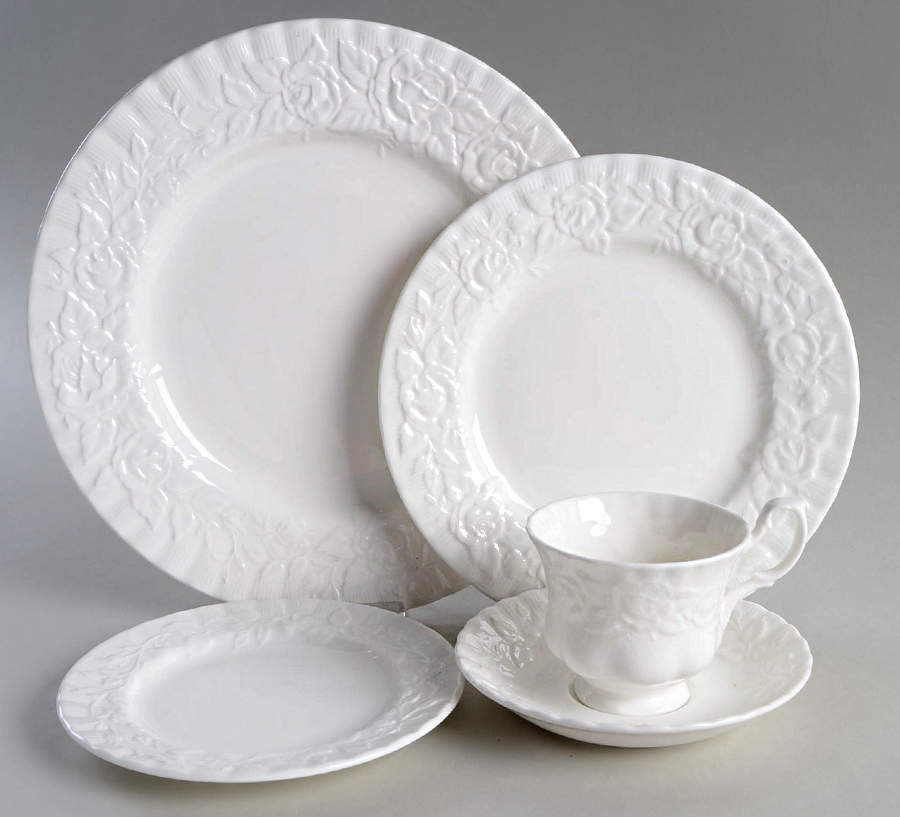 Old English Garden (No Trim) 5 Piece Place Setting by Royal Albert-1