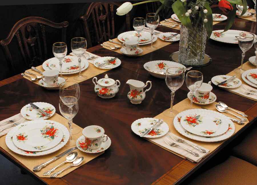 Poinsettia 45 Piece Estate Set by Royal Albert-1
