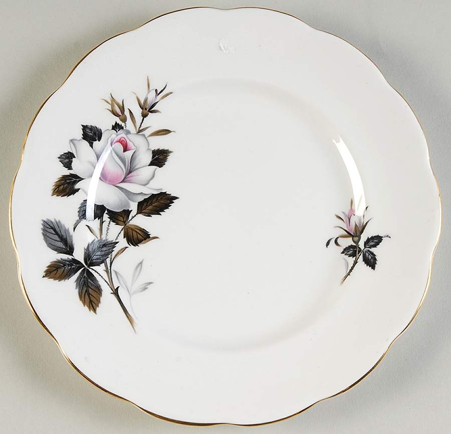 Queen's Messenger Dessert/Pie Plate by Royal Albert-1