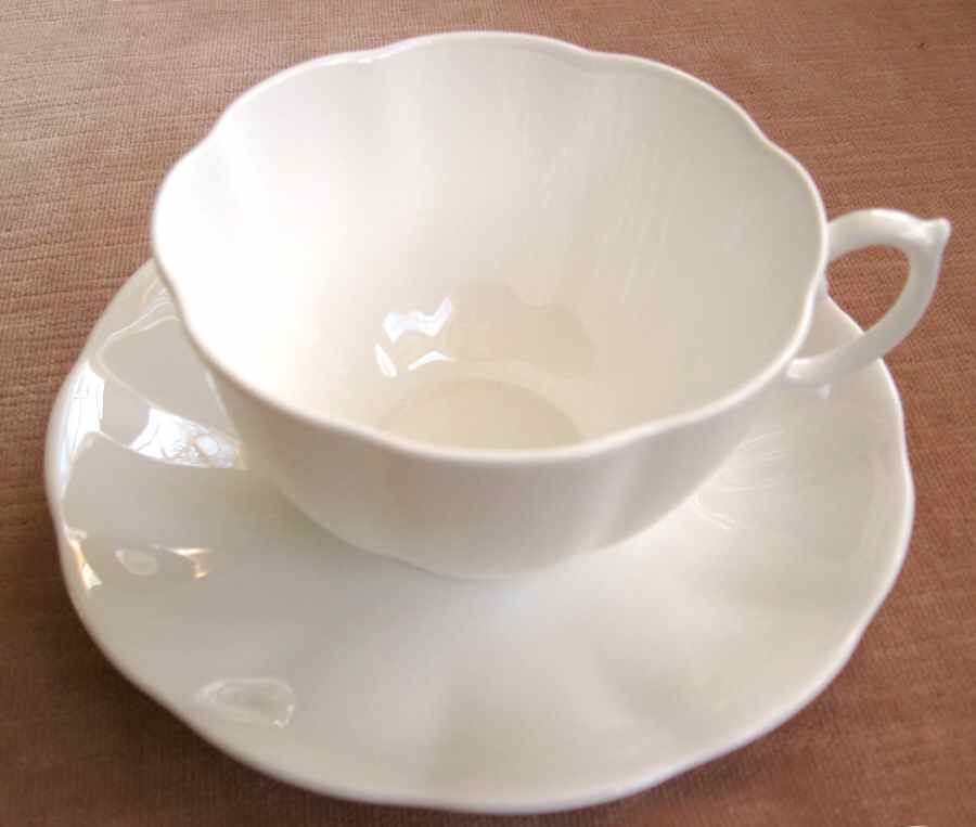 ROA12 Flat Cup & Saucer Set by Royal Albert-1