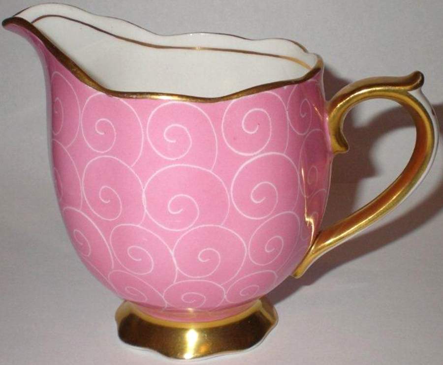 ROA13 Creamer by Royal Albert-1