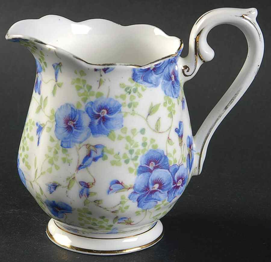 ROA18 (Gold Trim) Mini Creamer by Royal Albert-1