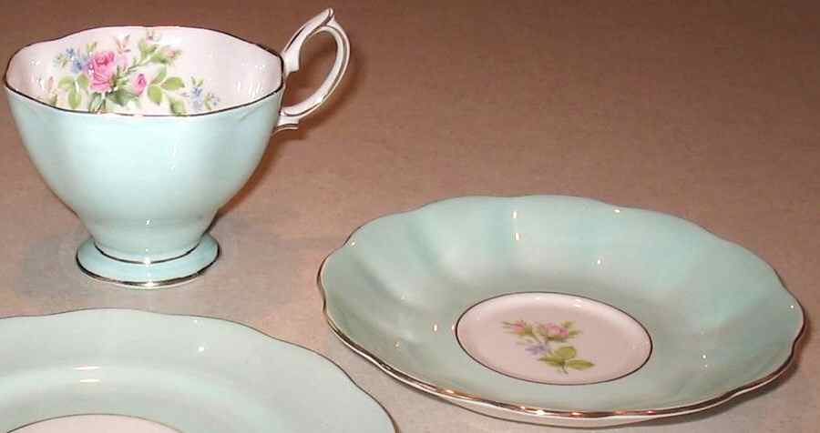 ROA20 Footed Cup & Saucer Set by Royal Albert-1