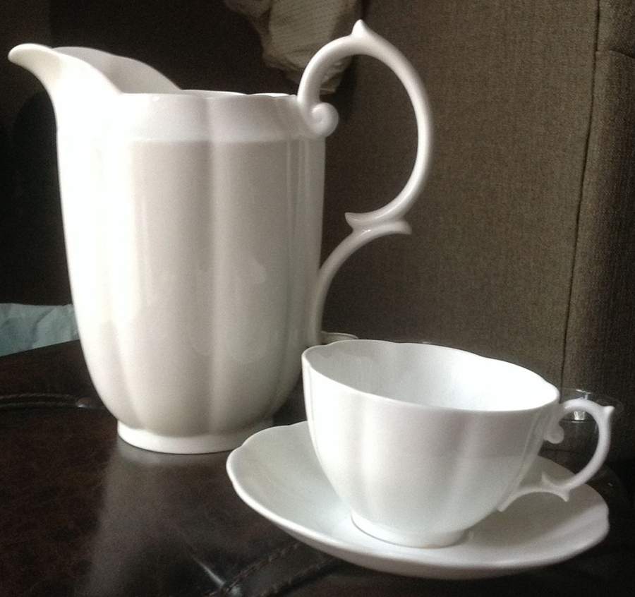 ROA23 Pitcher by Royal Albert-1