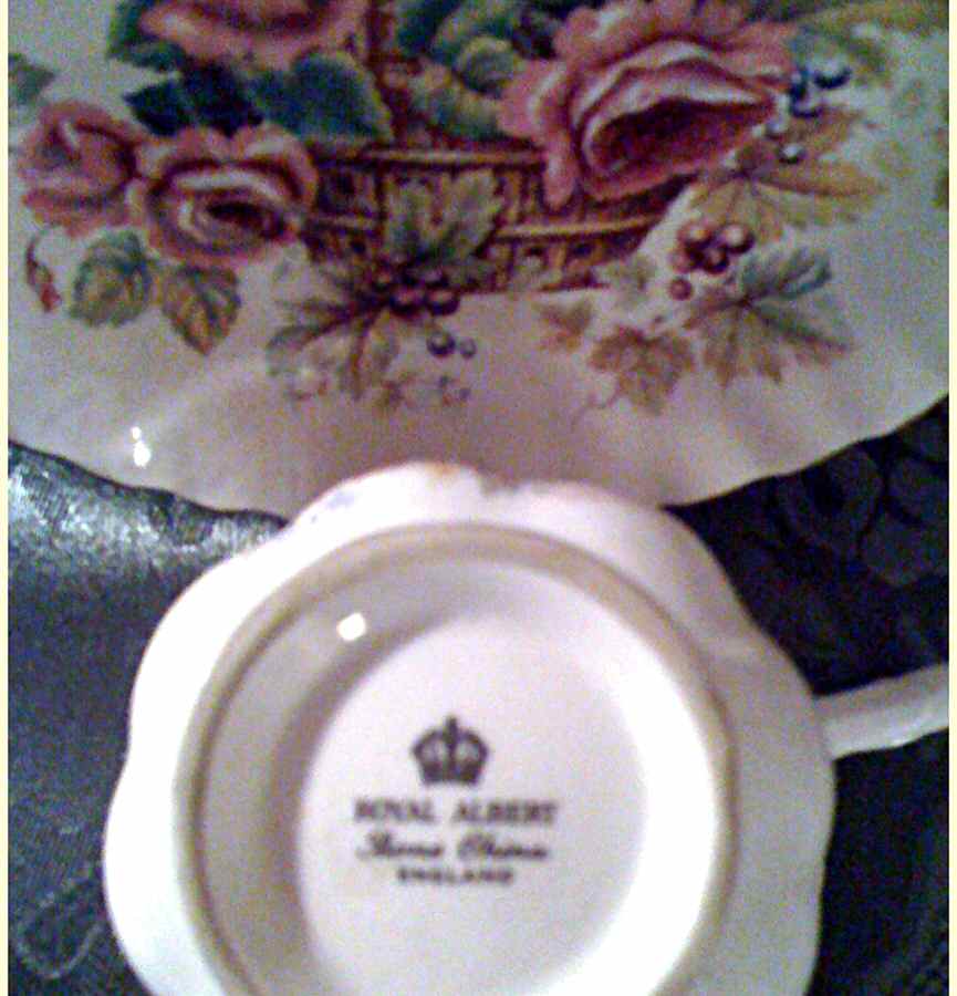 ROA32 Footed Cup by Royal Albert-1