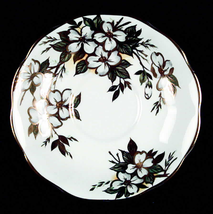 ROA33 Saucer by Royal Albert-1