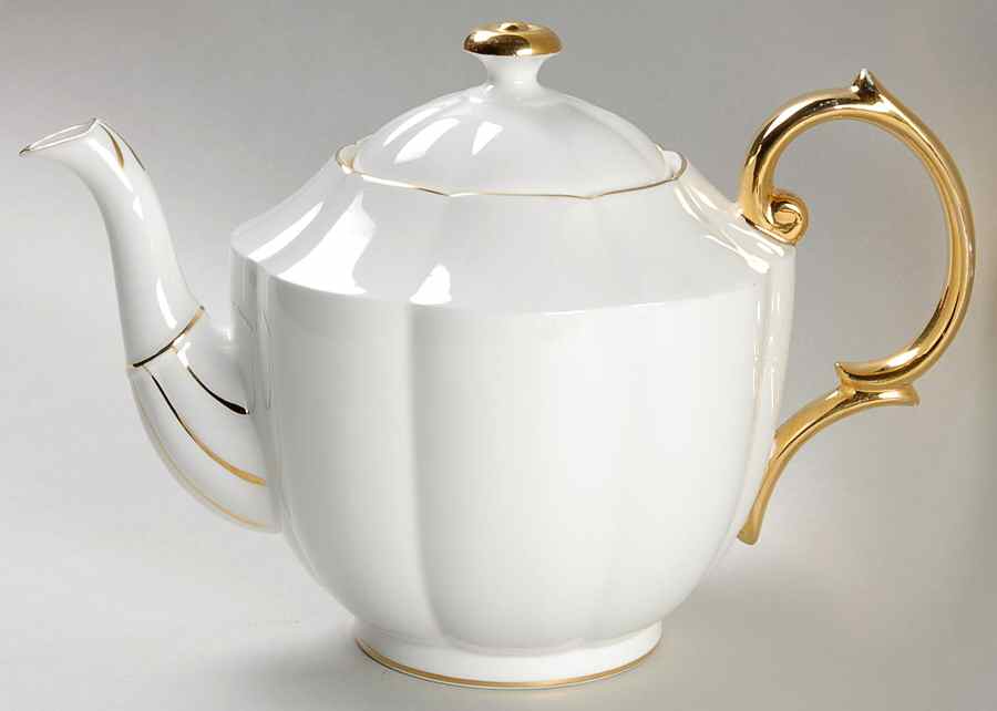 ROA8 Teapot & Lid by Royal Albert-1