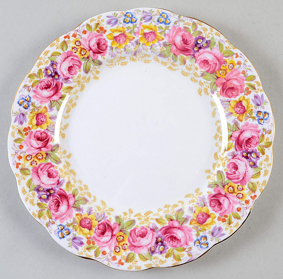 Serena (Thin Gold Trim) Luncheon Plate by Royal Albert-1