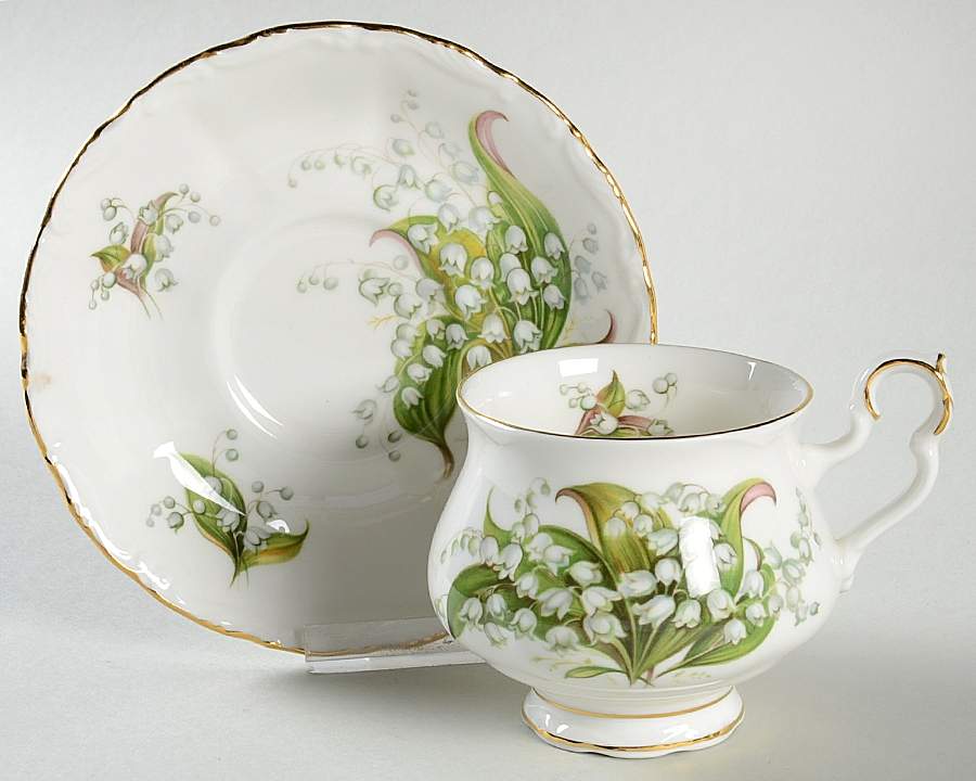 Sonnet Series Footed Cup & Saucer Set by Royal Albert-1