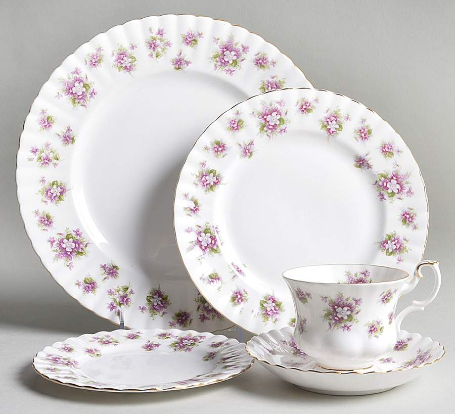 Sweet Violets 5 Piece Place Setting by Royal Albert-1