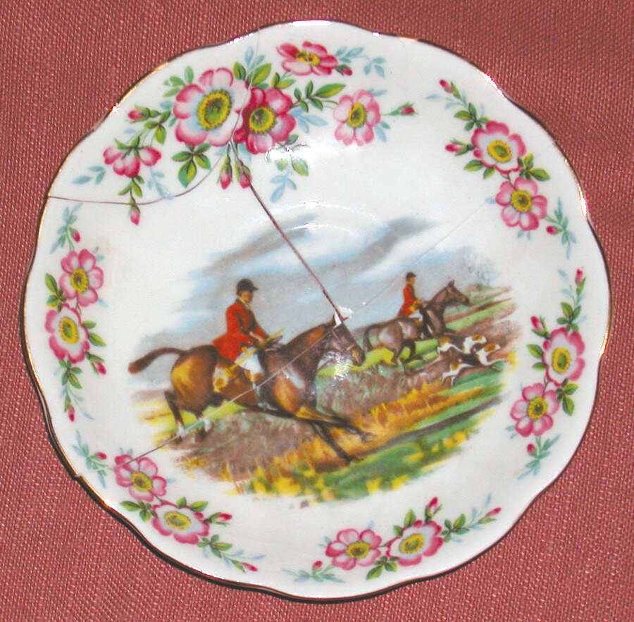 Traditional British Songs Saucer by Royal Albert-1