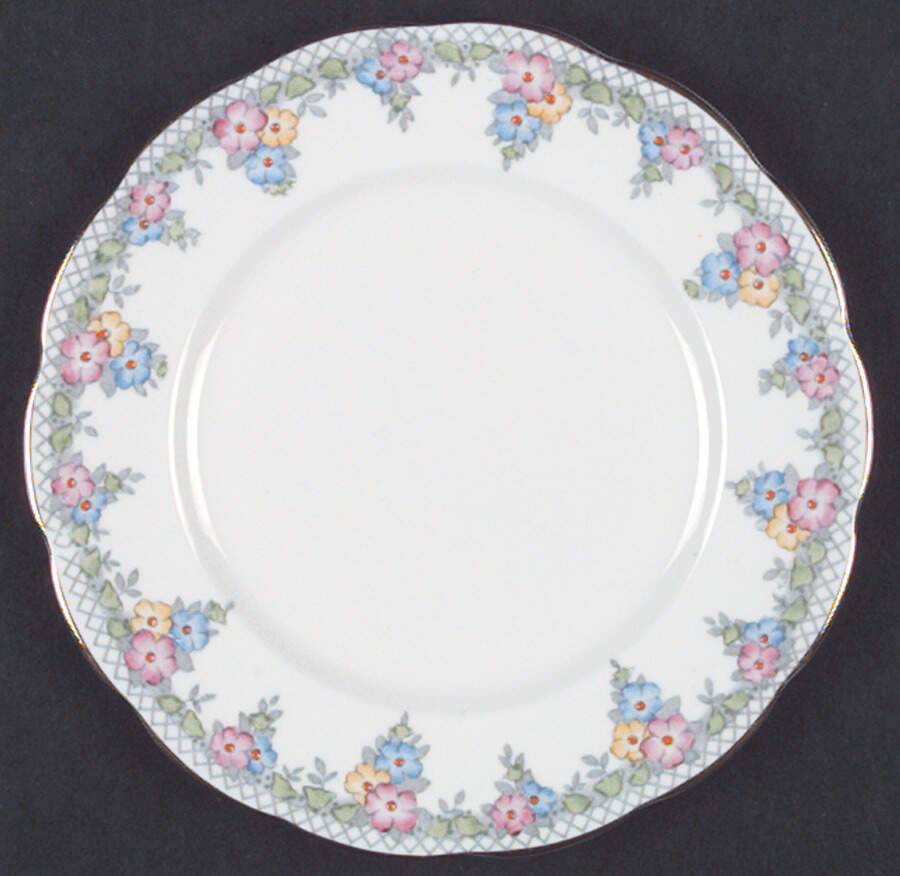 Trellis Dessert/Pie Plate by Royal Albert-1